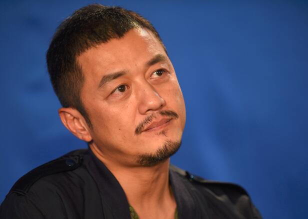 猪年明星最新动向：李亚鹏承认新恋情！发文维护新女友。