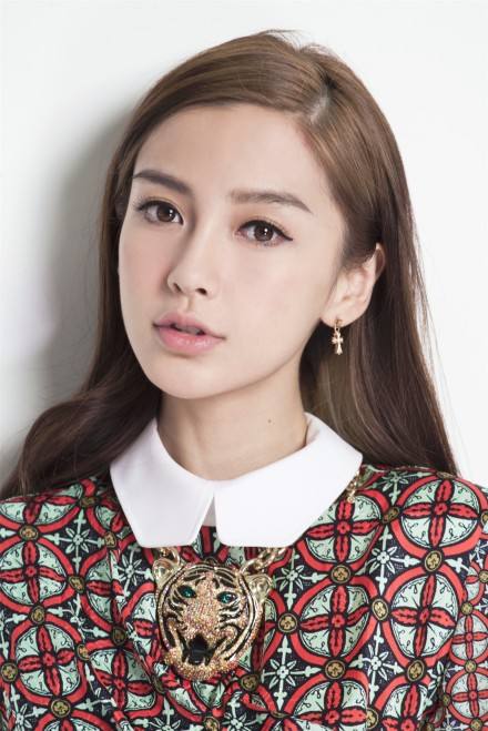 属蛇名人angelababy杨颖